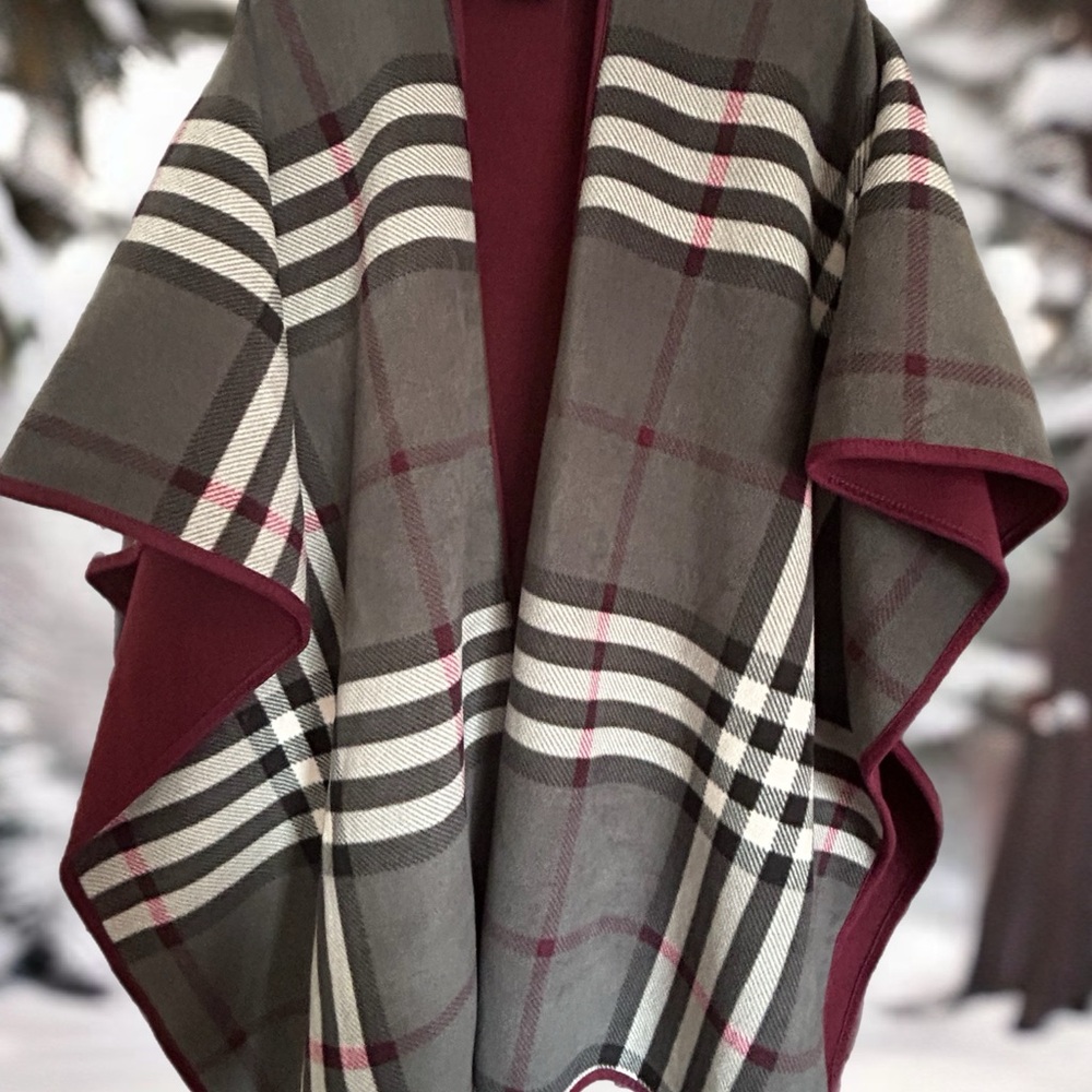 Woolrich Reversible Garment in Rich Burgundy